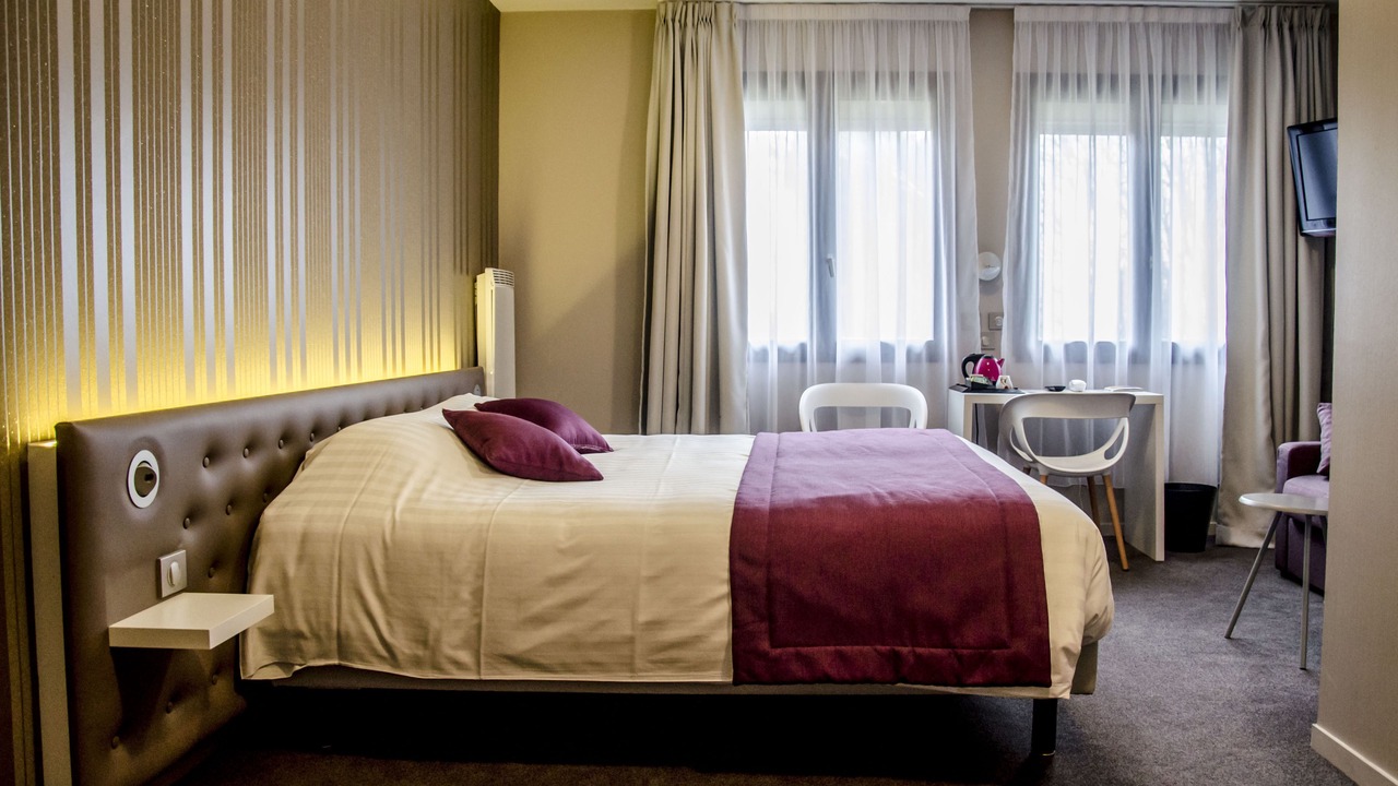 Photo of Bedroom in Lamballe