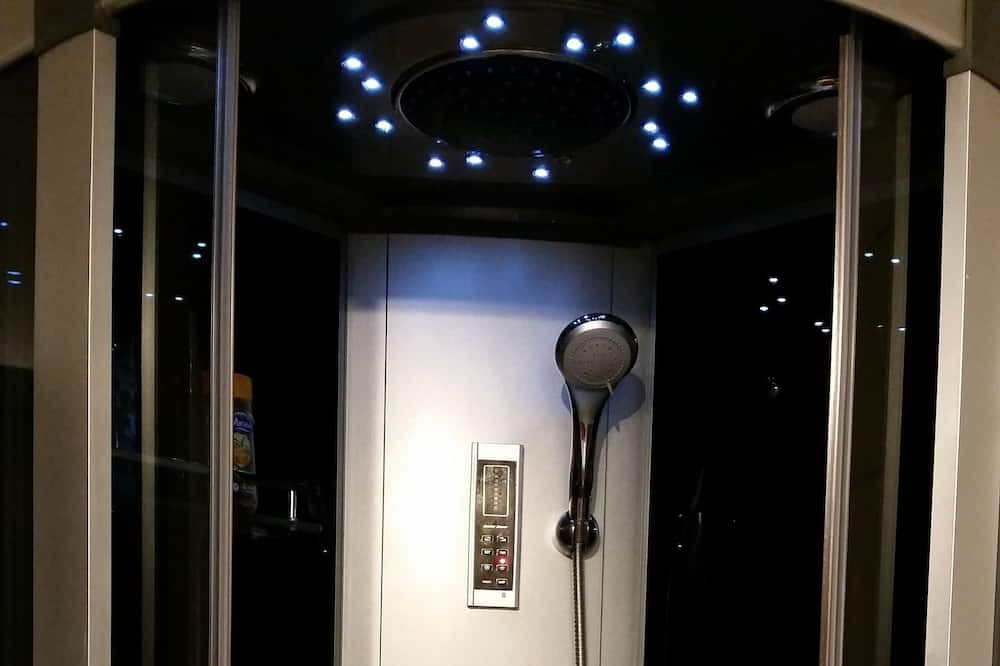 Photo of Bathroom in Quillan