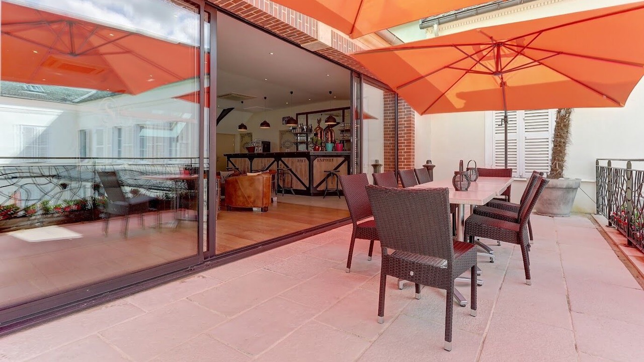 Photo of Outdoor in Ay