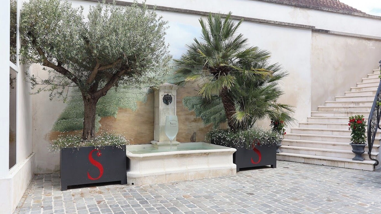 Photo of Outdoor in Ay