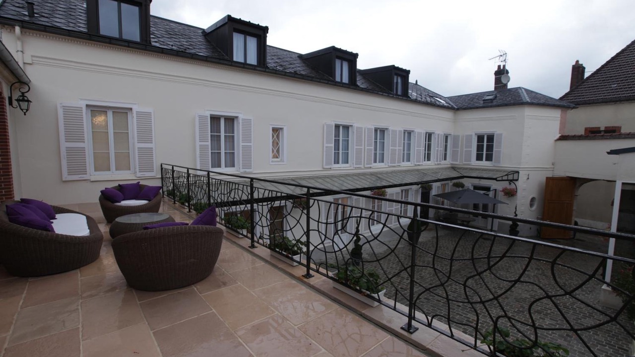 Photo of Patio Balcony in Ay
