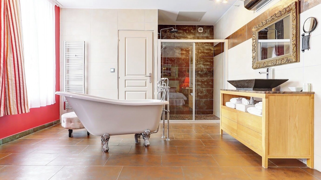 Photo of Bathroom in Ay