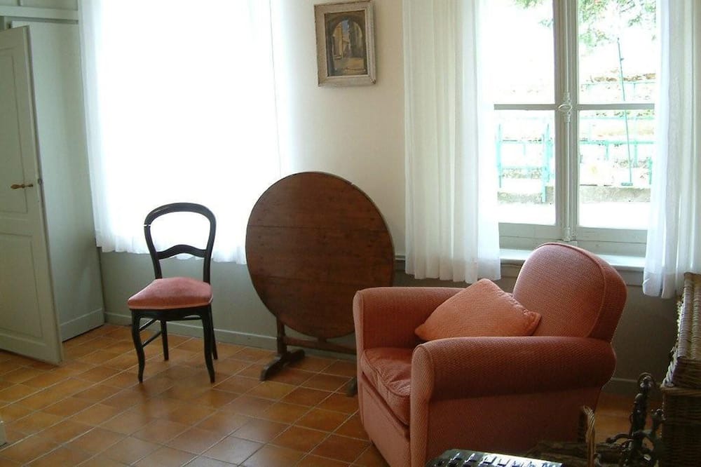Photo of Livingroom in Fontaine-Fourches