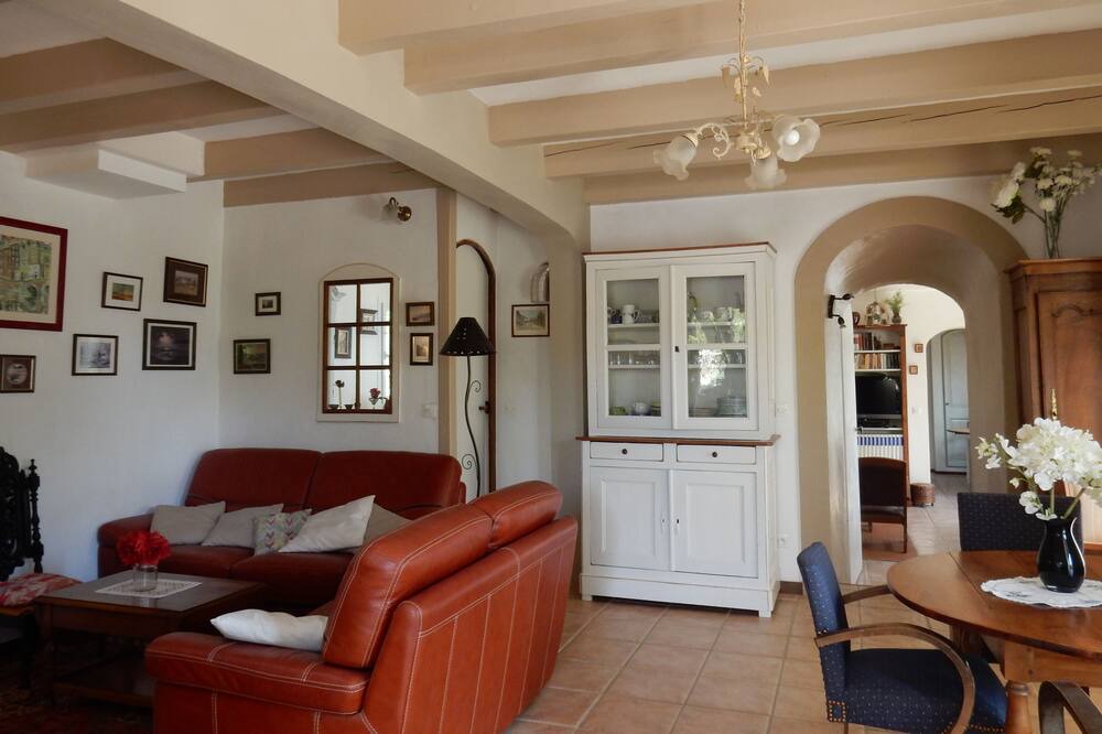 Photo of Livingroom in Le Val