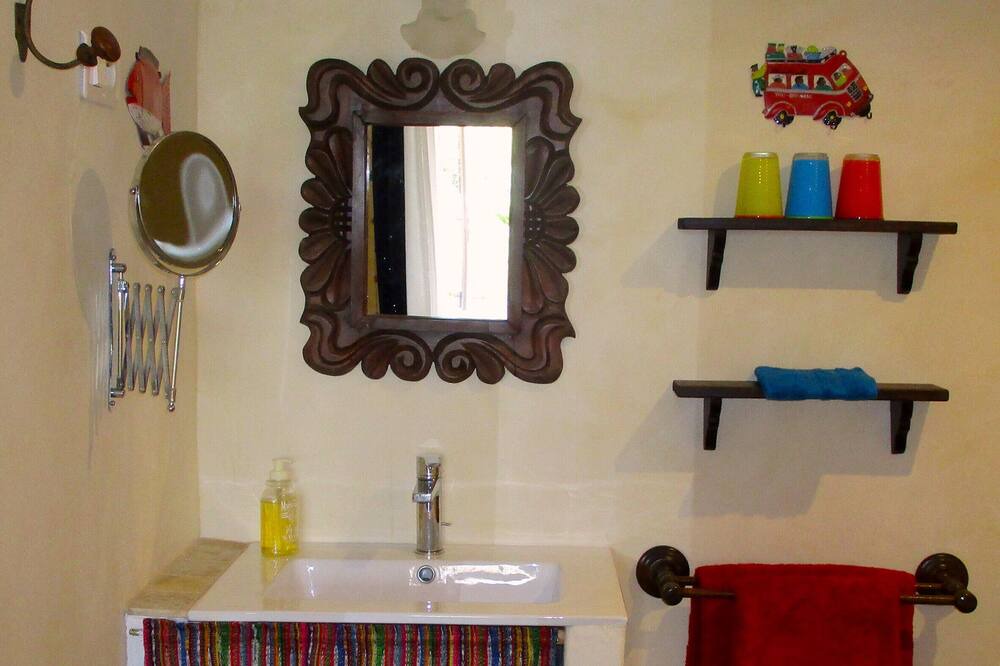 Photo of Bathroom in La Bruguiere