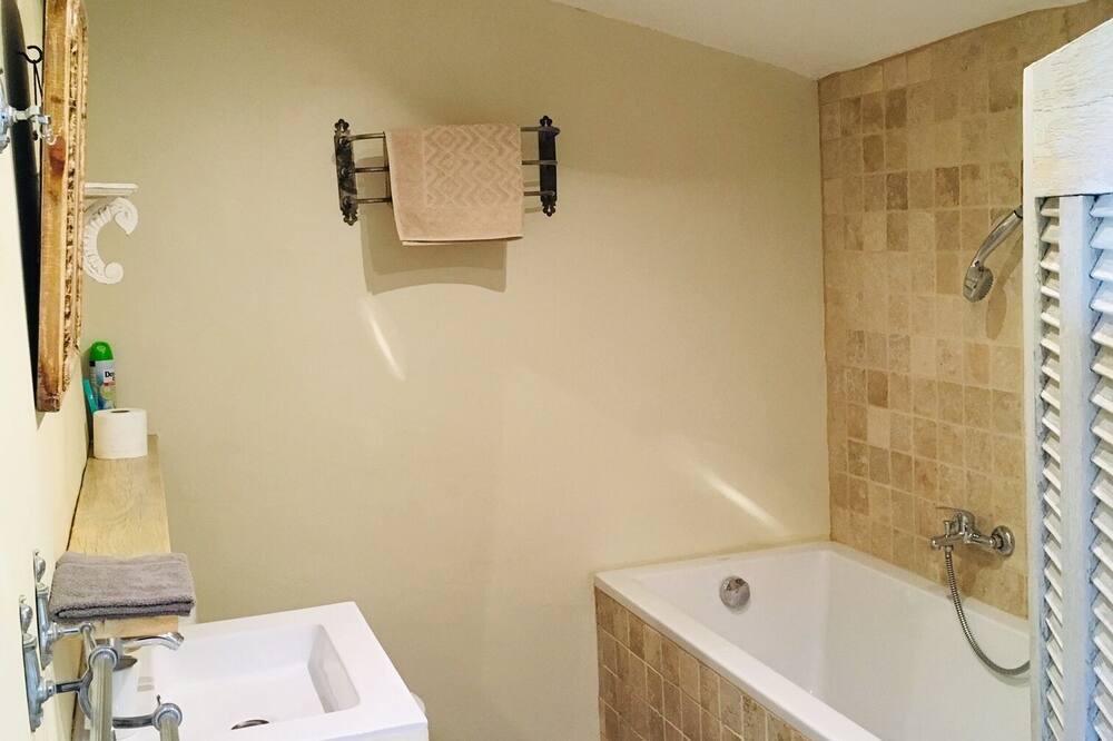 Photo of Bathroom in La Bruguiere