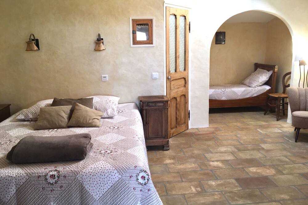 Photo of Bedroom in La Bruguiere