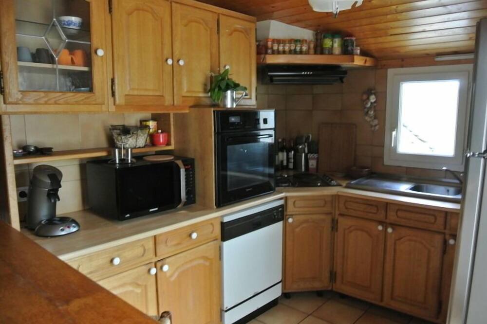 Photo of Kitchen in Escouloubre-les-bains