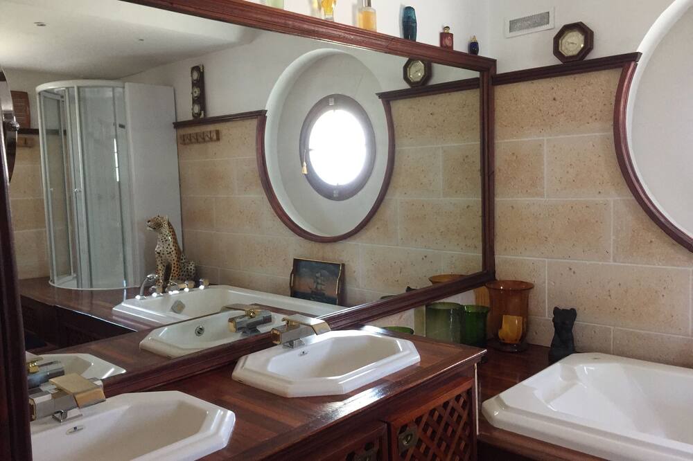 Photo of Bathroom in Le Val