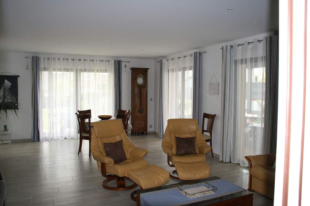 Photo of Livingroom in Ploubalay