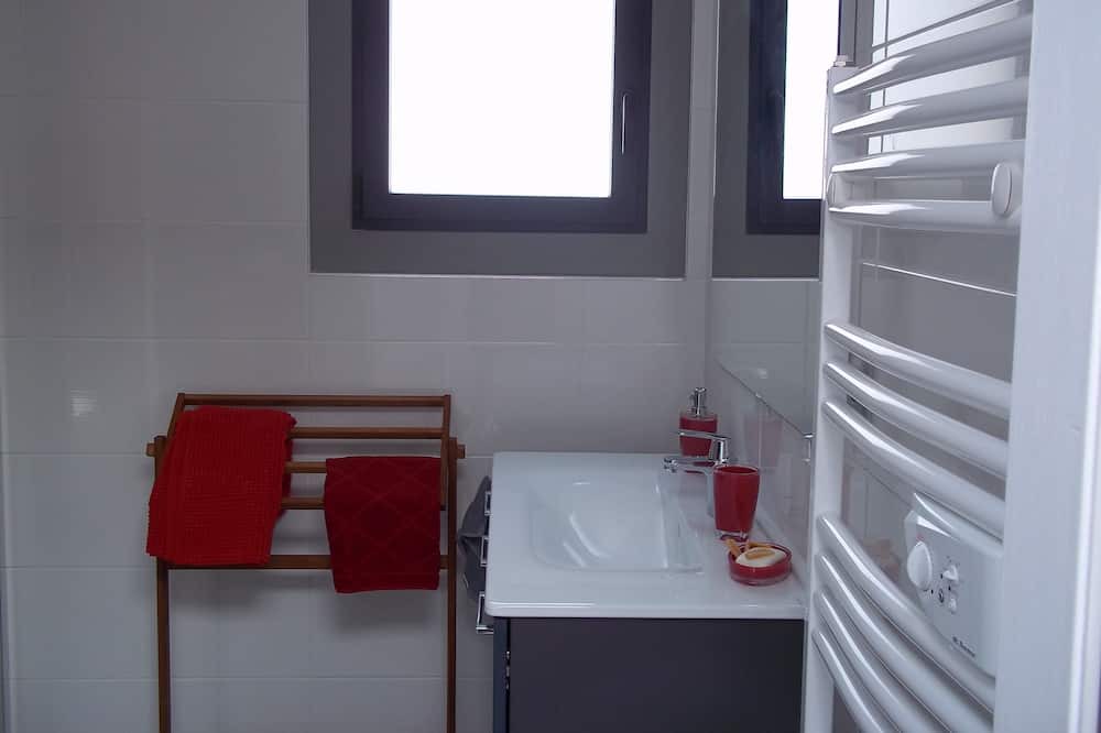 Photo of Bathroom in Ploubalay