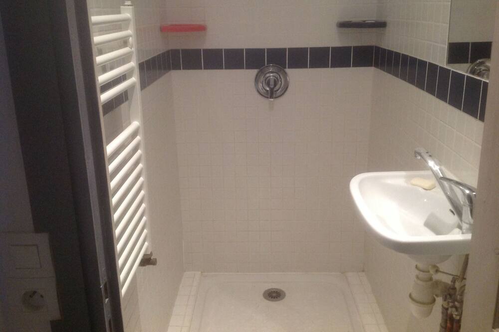 Photo of Bathroom in Sariac-Magnoac