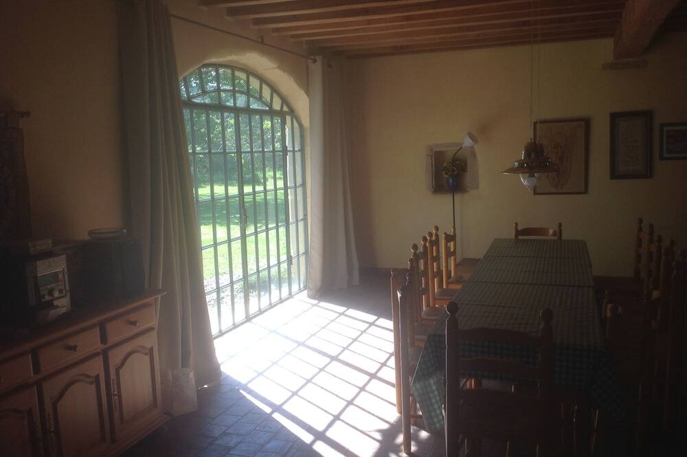 Photo of Livingroom in Sariac-Magnoac