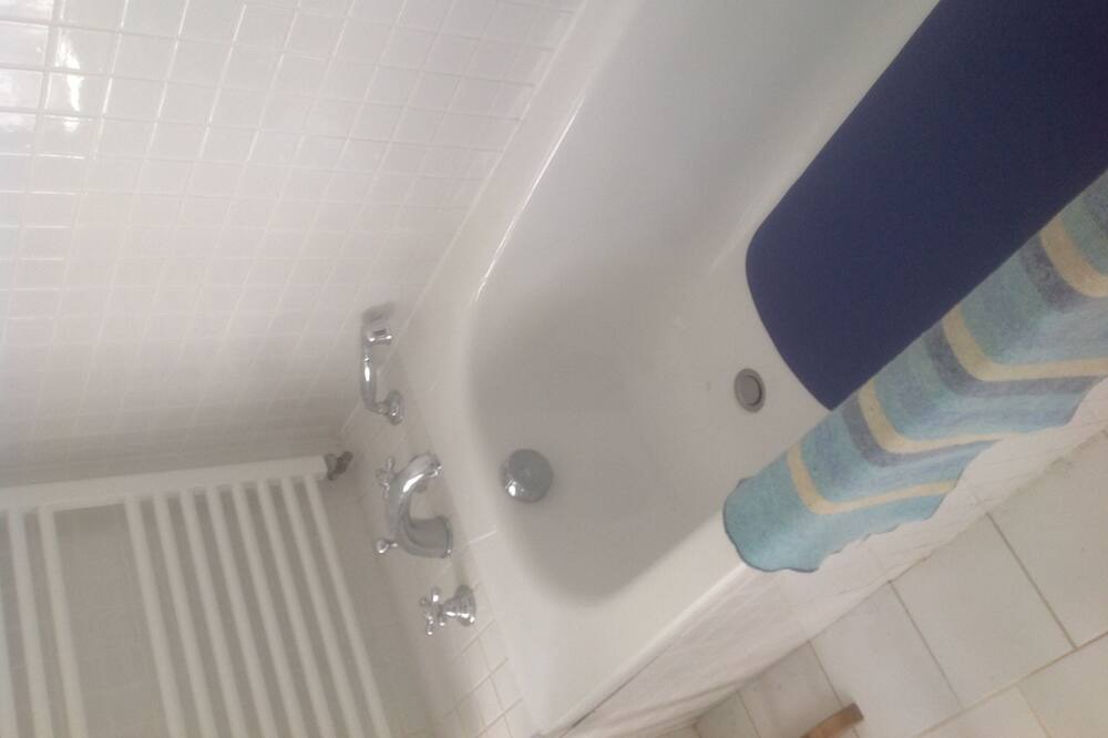 Photo of Bathroom in Sariac-Magnoac