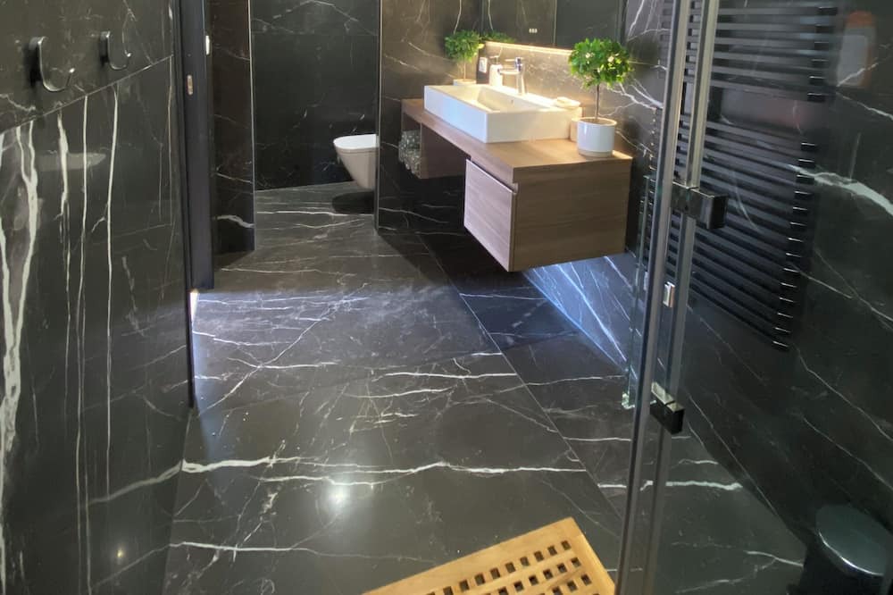 Photo of Bathroom in Saint-Savin