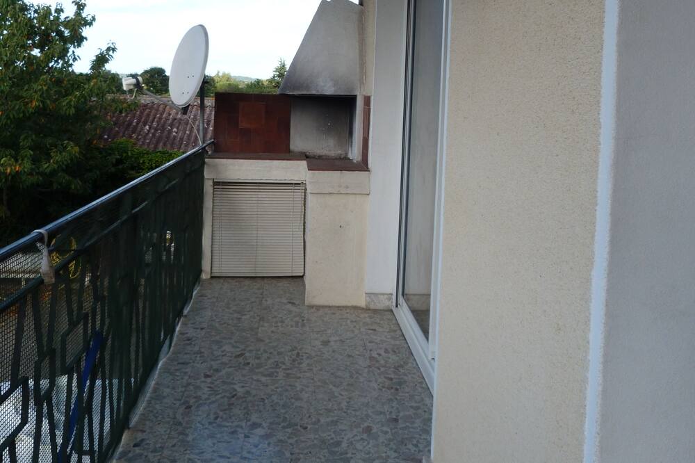 Photo of Patio Balcony in Vic-en-Bigorre