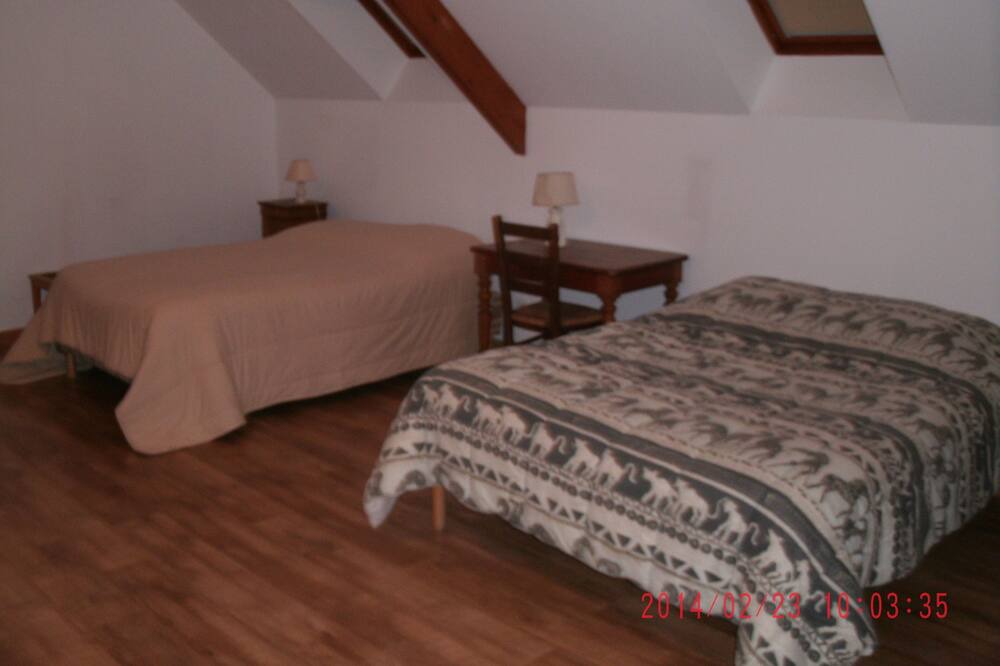 Photo of Bedroom in Pareac