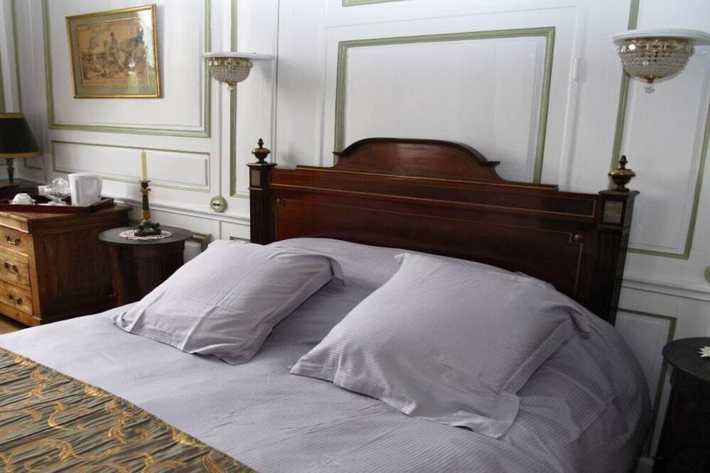 Photo of Bedroom in Piney