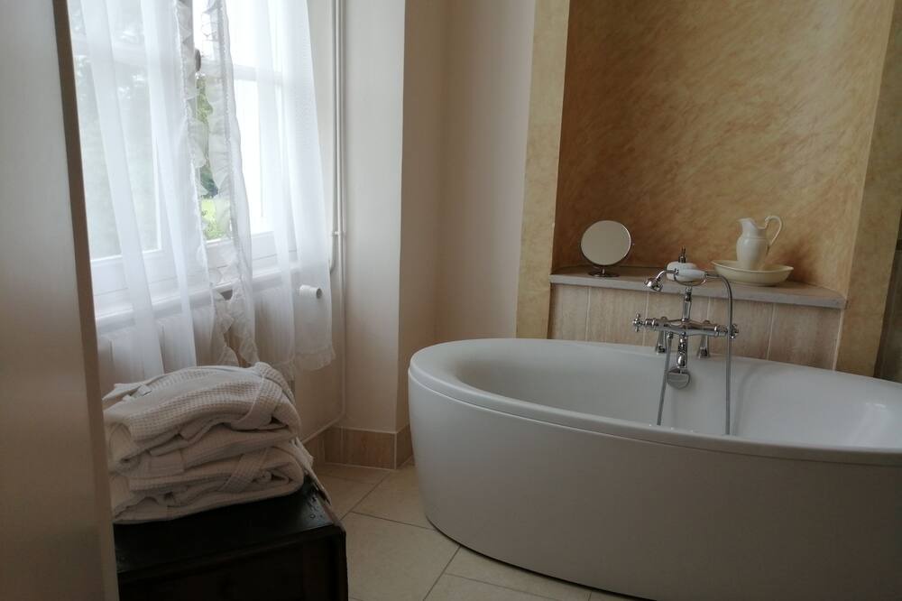 Photo of Bathroom in Piney