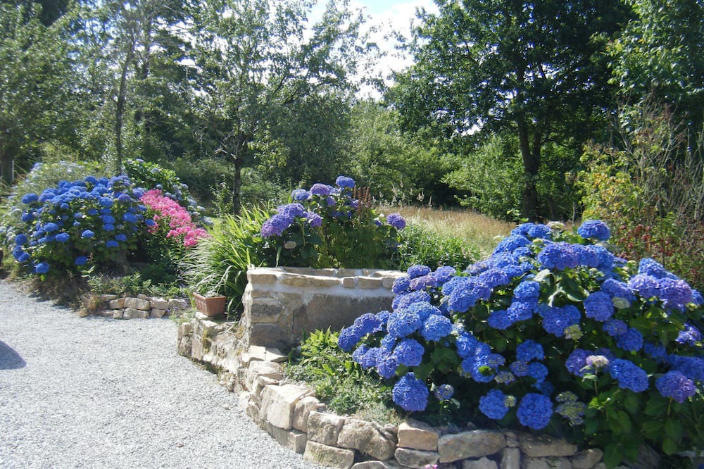 Photo of Outdoor in Plemet