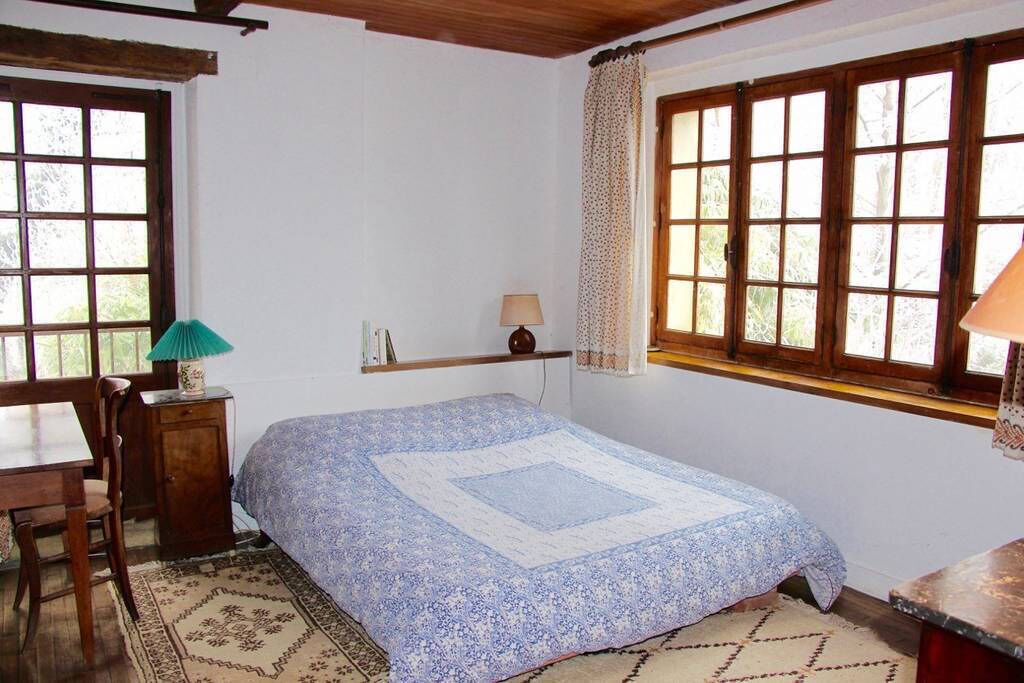 Photo of Bedroom in Neuvy-Sautour