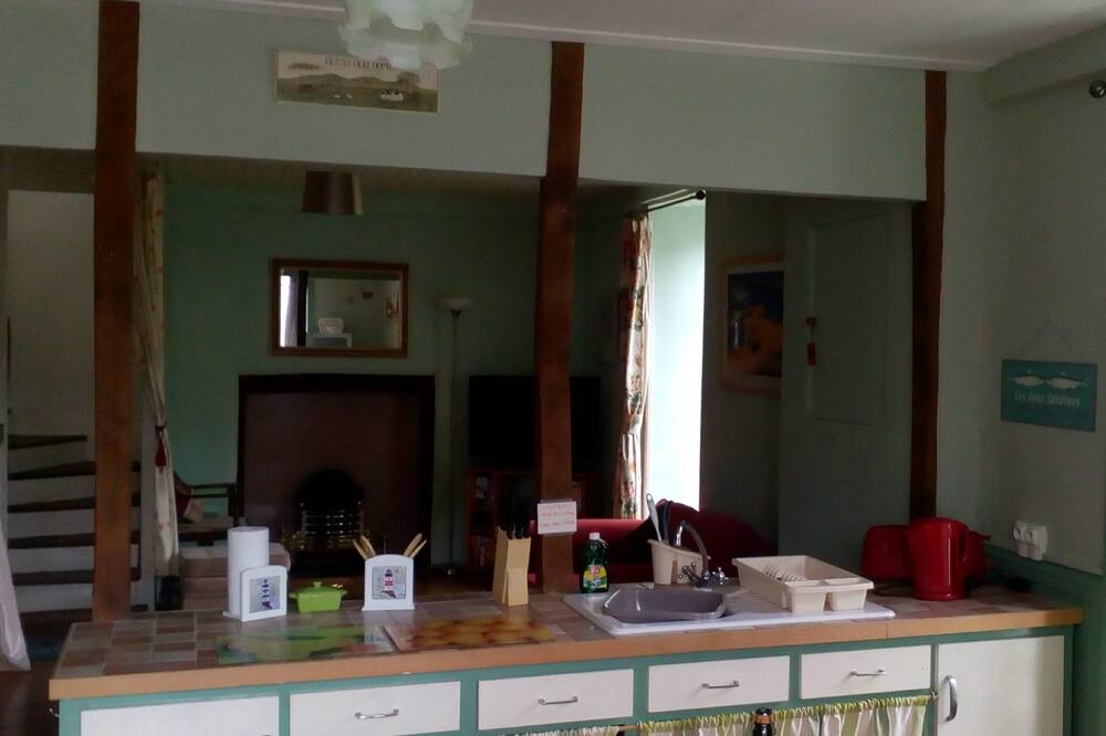 Photo of Kitchen in Jugon-les-Lacs-Commune-Nouvelle
