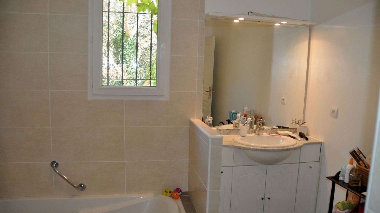 Photo of Bathroom in La Bruguiere