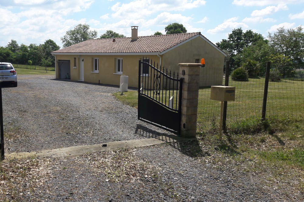 Photo of Outdoor in Aignan