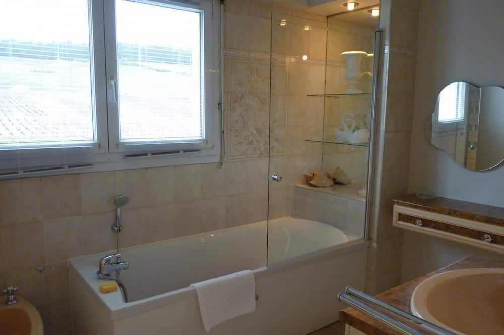 Photo of Bathroom in Vertus