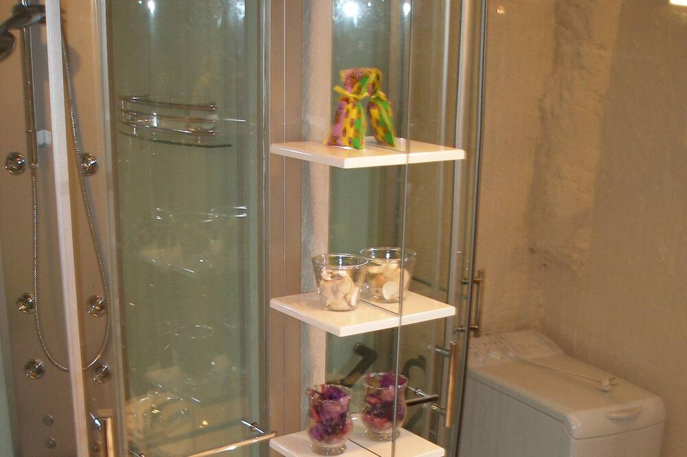 Photo of Bathroom in Chateaudouble