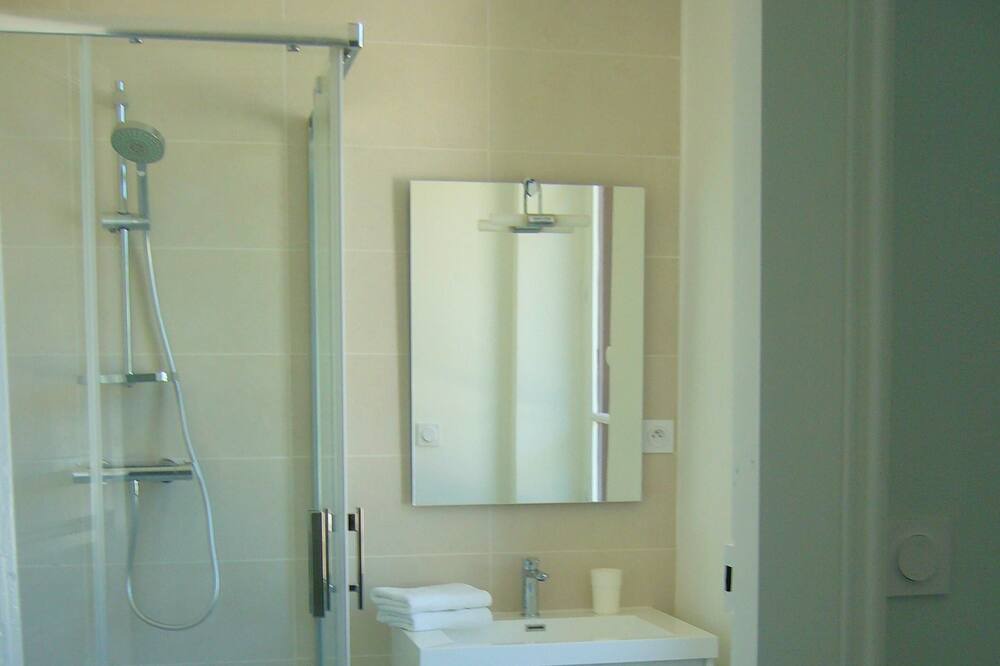 Photo of Bathroom in Bagneres-de-Luchon
