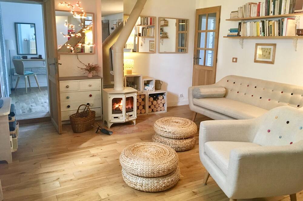 Photo of Livingroom in Notre-Dame-des-Champs