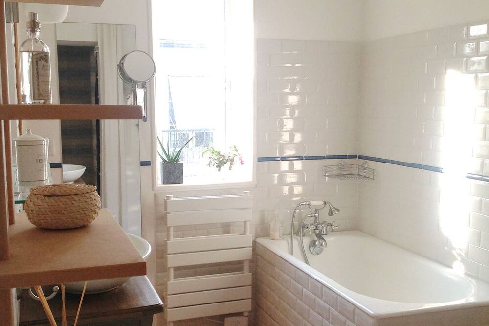 Photo of Bathroom in Notre-Dame-des-Champs