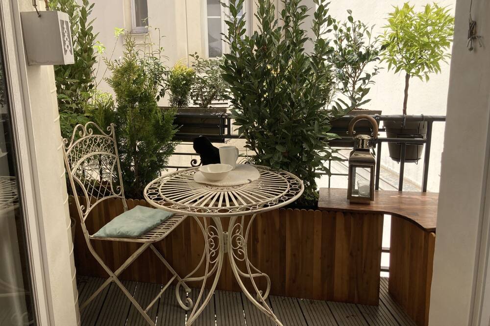 Photo of Patio Balcony in Notre-Dame-des-Champs