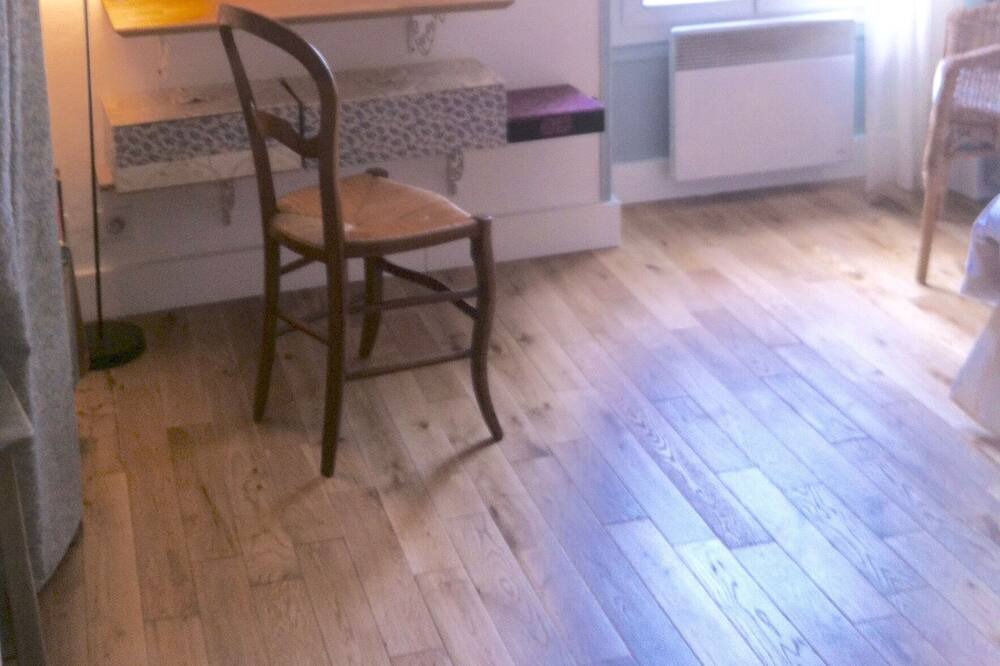 Photo of Bedroom in Notre-Dame-des-Champs