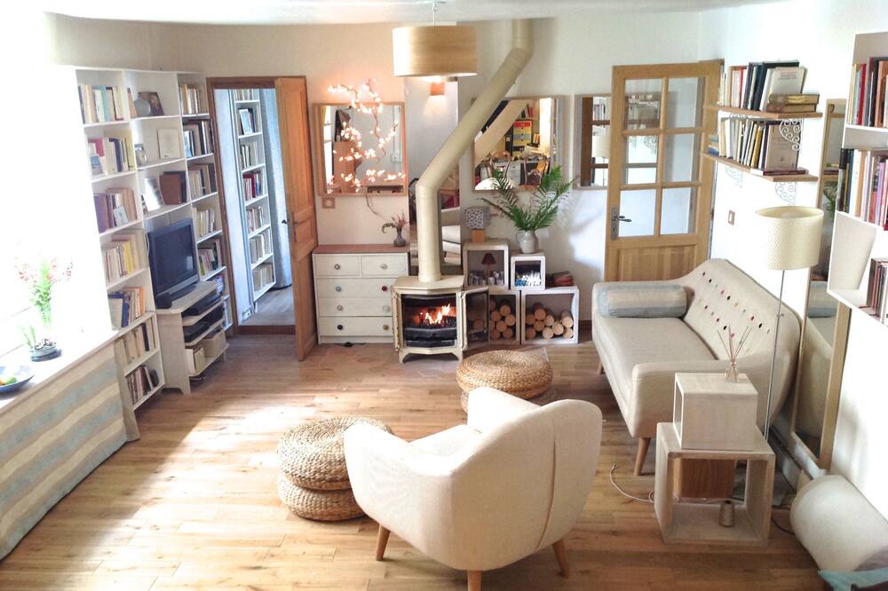 Photo of Livingroom in Notre-Dame-des-Champs