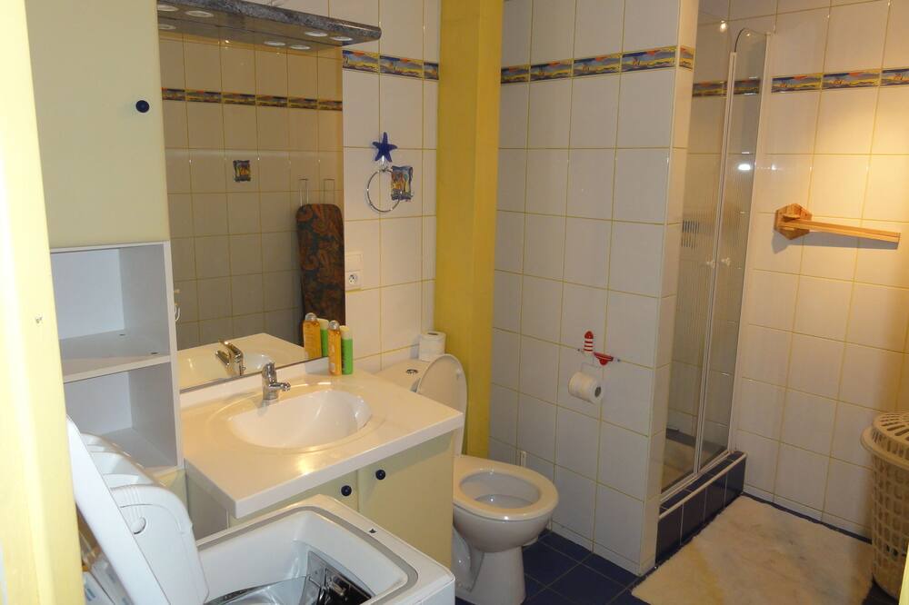 Photo of Bathroom in Embrun