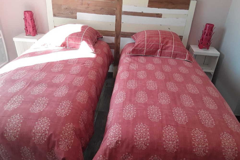 Photo of Bedroom in Cuges-les-Pins