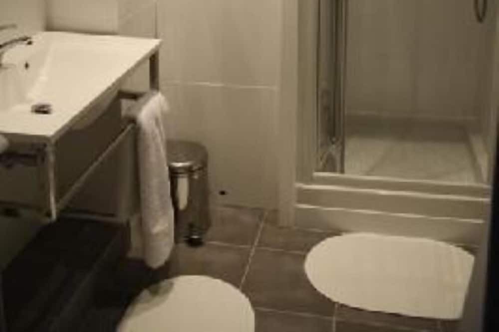 Photo of Bathroom in Cauterets