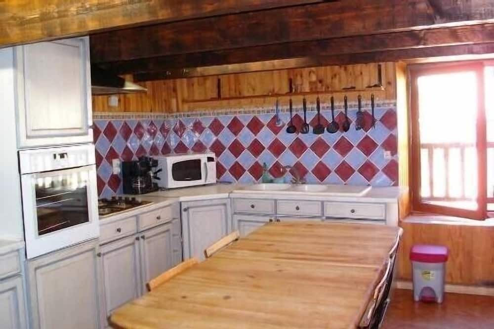 Photo of Kitchen in Beauvezer