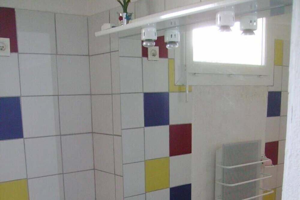 Photo of Bathroom in Ledenon