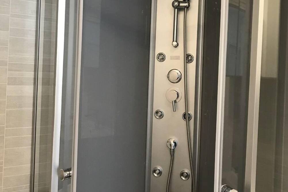 Photo of Bathroom in Barbatre