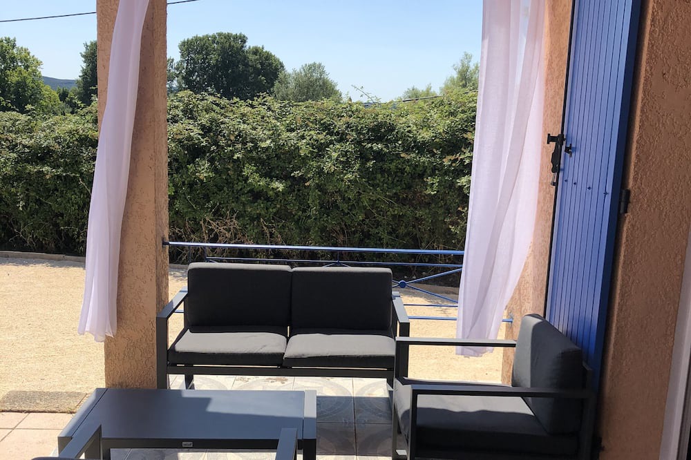 Photo of Patio Balcony in Vers-Pont-du-Gard