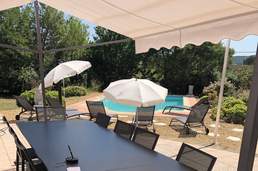 Photo of Patio Balcony in Vers-Pont-du-Gard