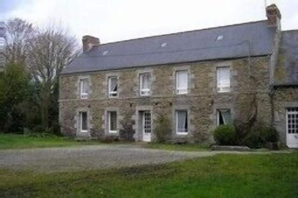 Photo of Outdoor in Saint-Mayeux