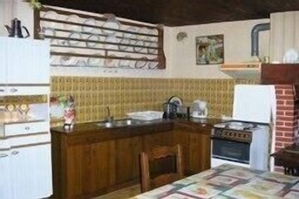 Photo of Kitchen in Saint-Mayeux
