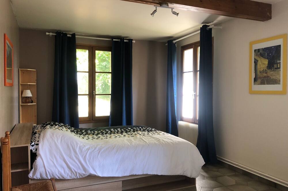 Photo of Bedroom in Boult-aux-Bois