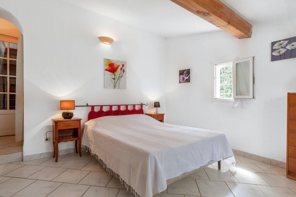 Photo of Bedroom in Rocbaron