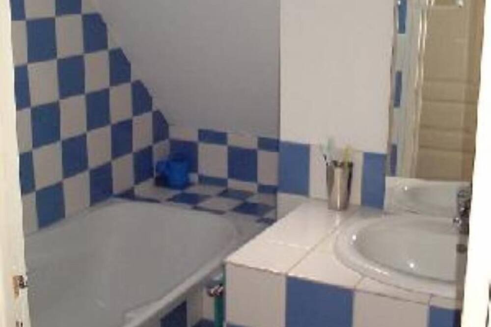 Photo of Bathroom in Lezardrieux