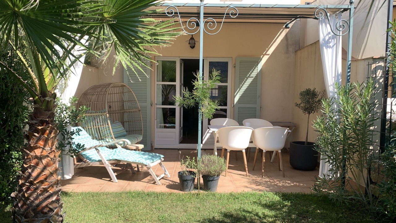 Photo of Outdoor in La Mole
